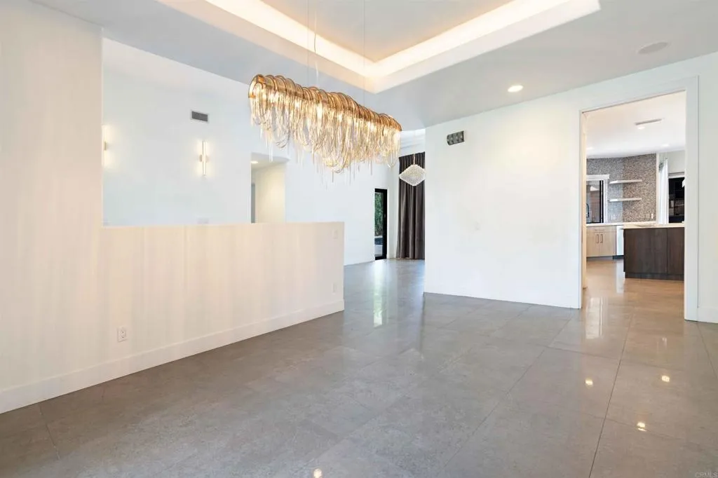 https://cdn.realtyfeed.com/cdn/127/307069809/570e40b93c4e514d3d3bf7375fc163b5.webp