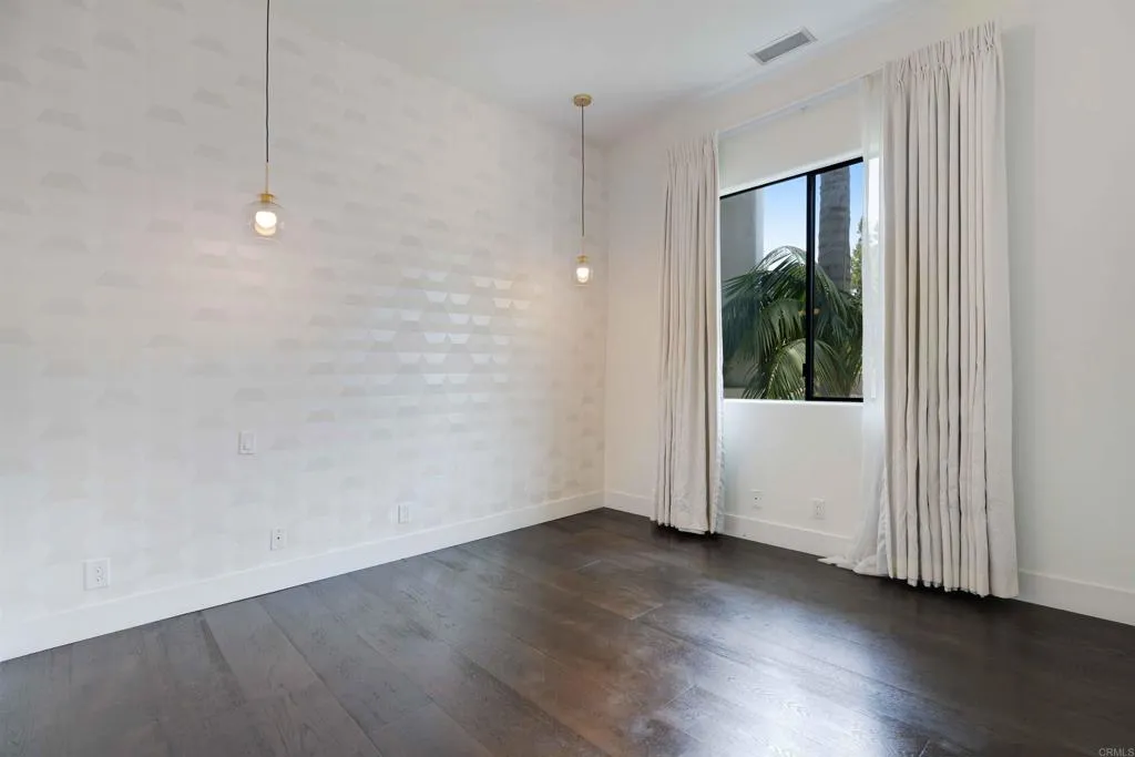 https://cdn.realtyfeed.com/cdn/127/307069809/67aa8947839a131fd62d6f9c53dc6fba.webp