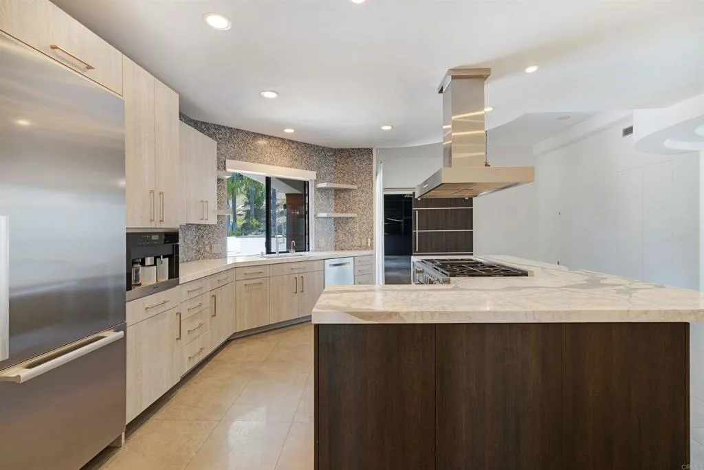 https://cdn.realtyfeed.com/cdn/127/307069809/c3a4c9ee99a179326f9943436266591d.webp