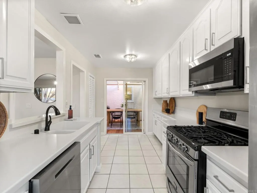 https://cdn.realtyfeed.com/cdn/127/307069865/422b4820d59d4665f6db95ead72d813c.webp