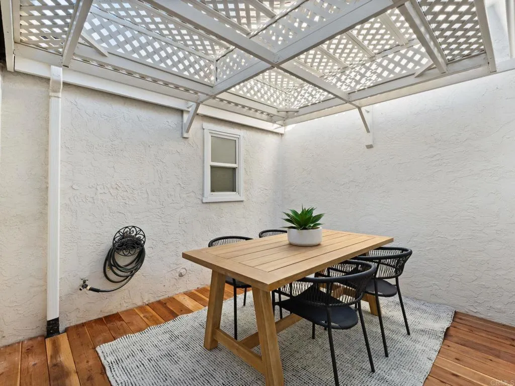 https://cdn.realtyfeed.com/cdn/127/307069865/e025dee626d4459905184de2212024b6.webp
