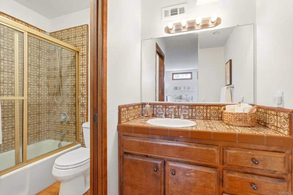 https://cdn.realtyfeed.com/cdn/127/307069905/50f003fbf1df1765d71f0fca050c9198.webp