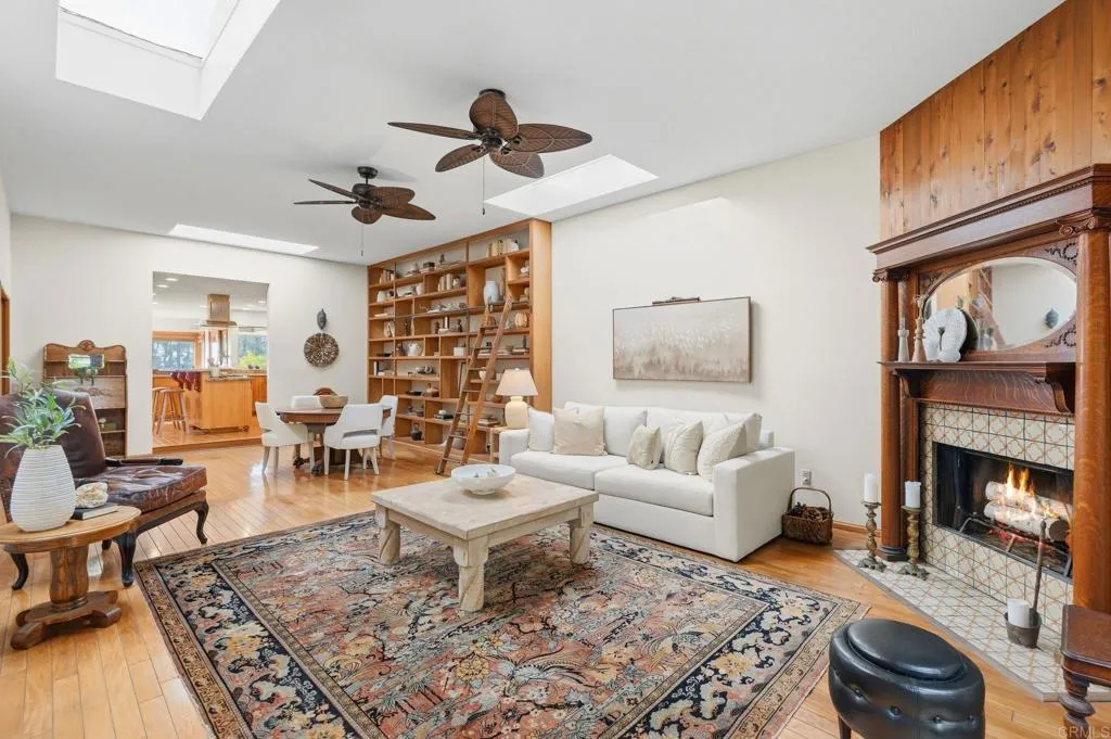 https://cdn.realtyfeed.com/cdn/127/307069905/678f679f4919bd0f574aeef9eea23980.webp
