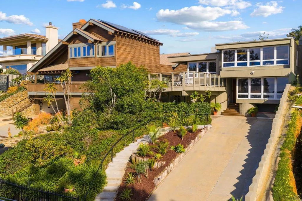 https://cdn.realtyfeed.com/cdn/127/307069905/cd9705eec0a0415b0c2cc34e639b3f7b.webp