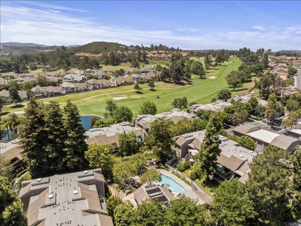 1083 Shadowridge Drive Unit 100, Vista, CA 92083 - Photo 4 of 46, Vista, CA