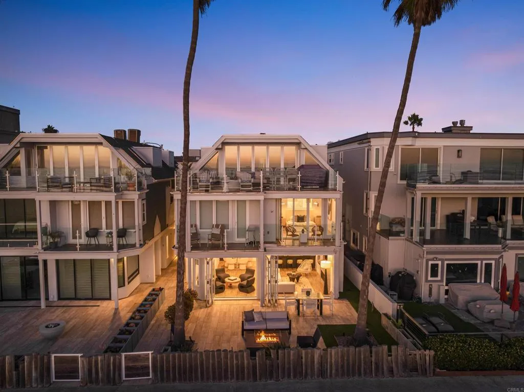 2981 Ocean Front Walk 1