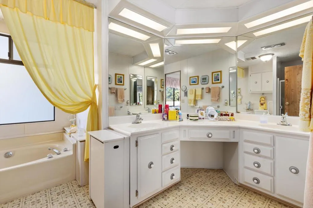 https://cdn.realtyfeed.com/cdn/127/307070075/a3e96051170bdc23e7a75df40c76c0f6.webp
