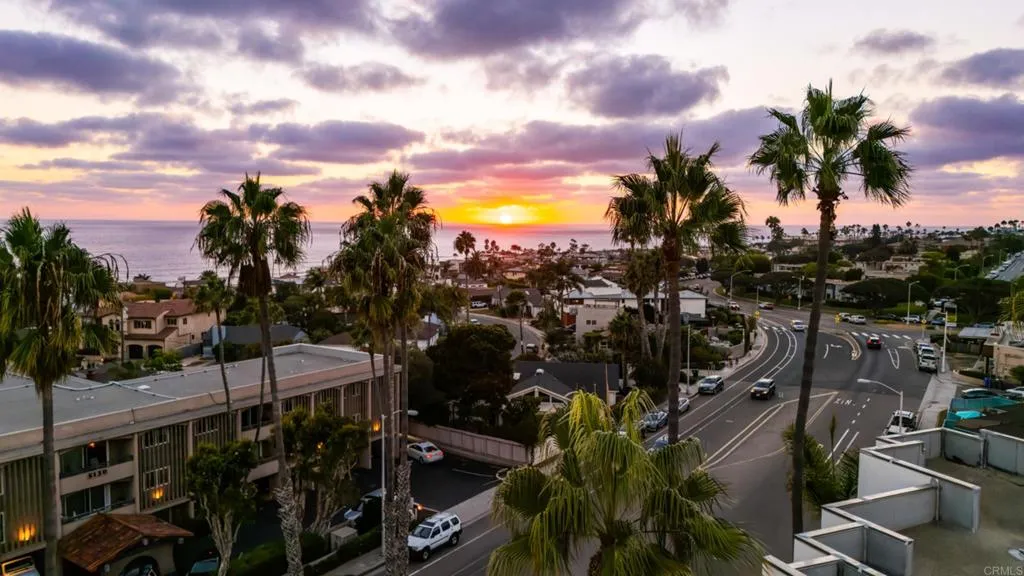 https://cdn.realtyfeed.com/cdn/127/307070078/280af1384cf0f1787f61b8b10022b4bb.webp
