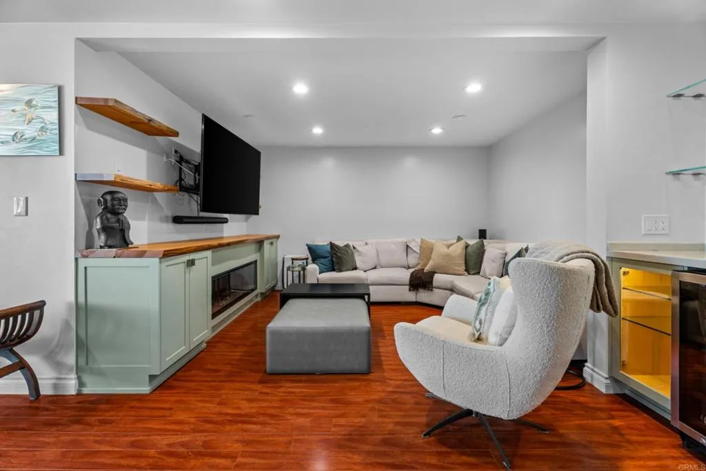 https://cdn.realtyfeed.com/cdn/127/307070078/488cde9356f964567d710d70ab2aa863.webp