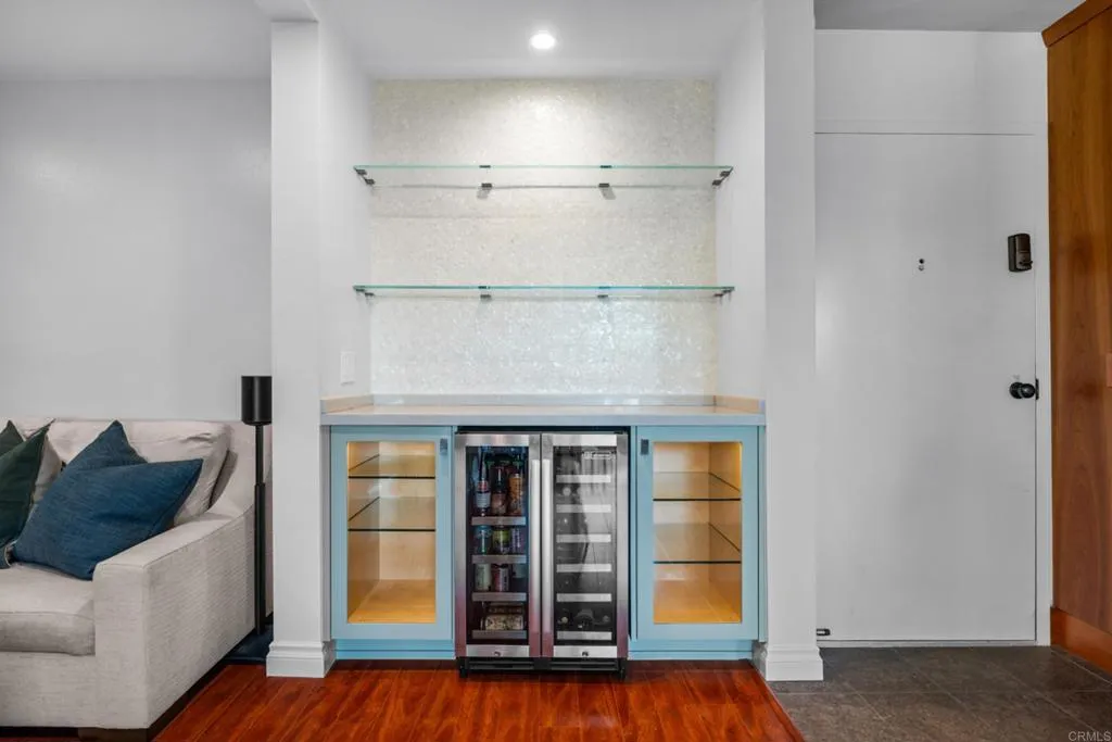 https://cdn.realtyfeed.com/cdn/127/307070078/4fec2777af6a081659e9ce887362ded5.webp