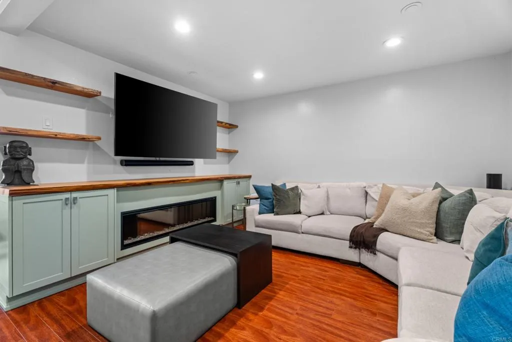 https://cdn.realtyfeed.com/cdn/127/307070078/636f2cad56b7ad2d3241ed1978f268f4.webp