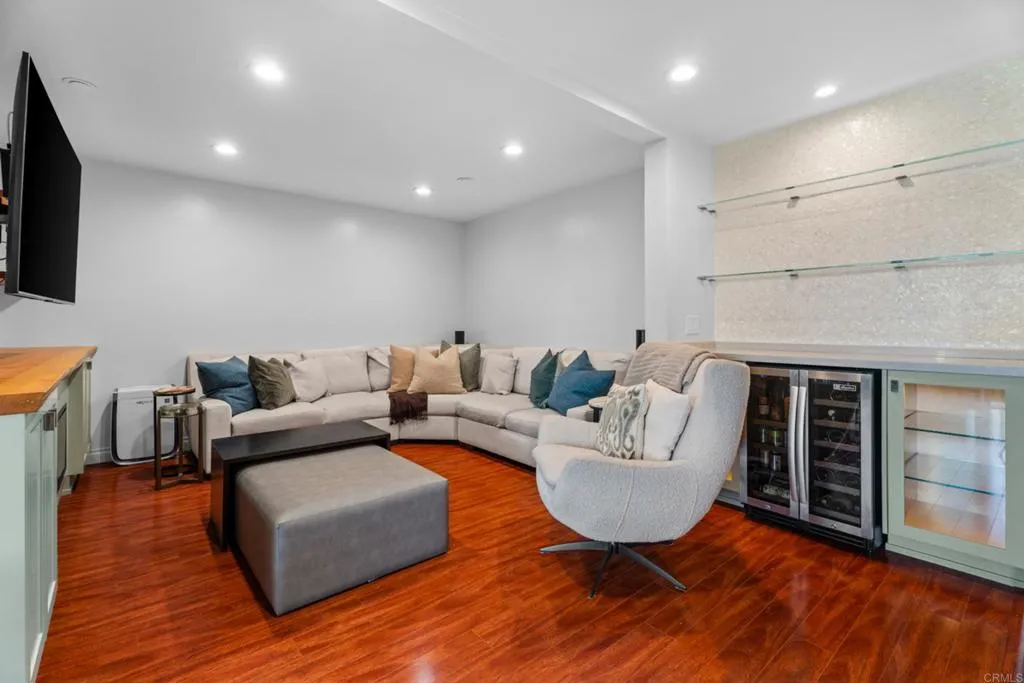 https://cdn.realtyfeed.com/cdn/127/307070078/95beafc313b442ebbc315aa0afe2d6cd.webp