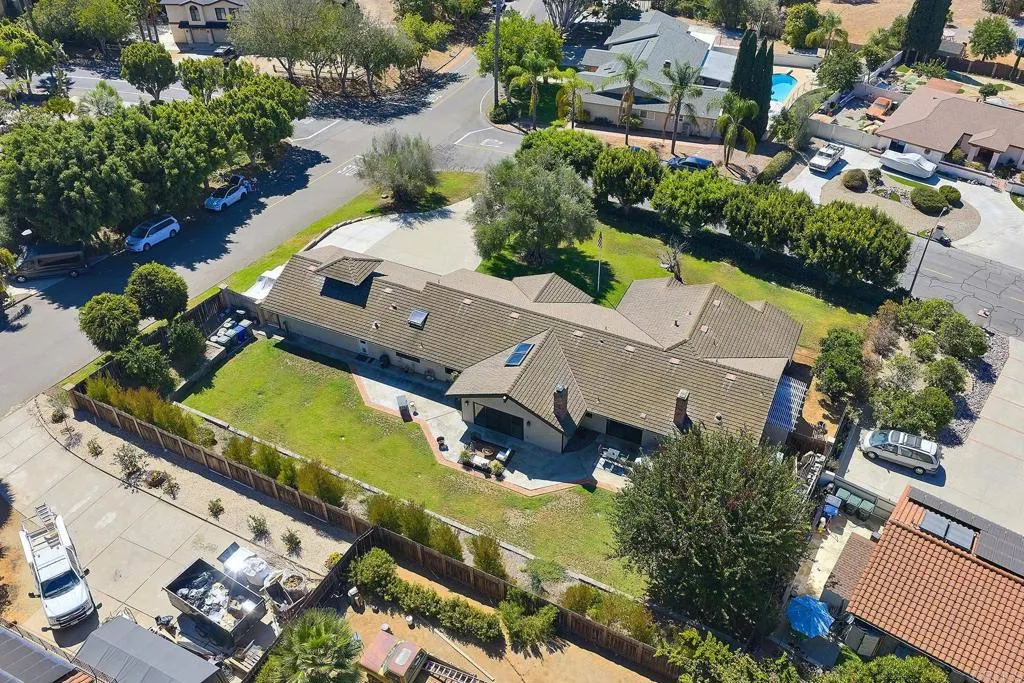 https://cdn.realtyfeed.com/cdn/127/307070111/012d977ca3afa7613f1a742cbd12a6c5.webp