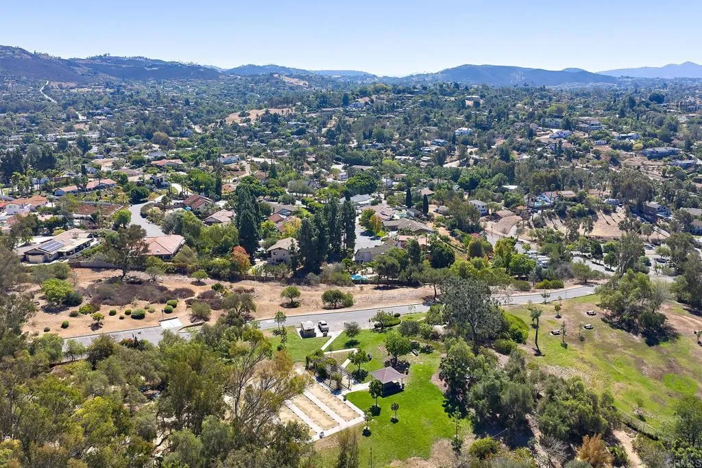 https://cdn.realtyfeed.com/cdn/127/307070111/91eeddd6a34bf3f6a4d492771b67952c.webp