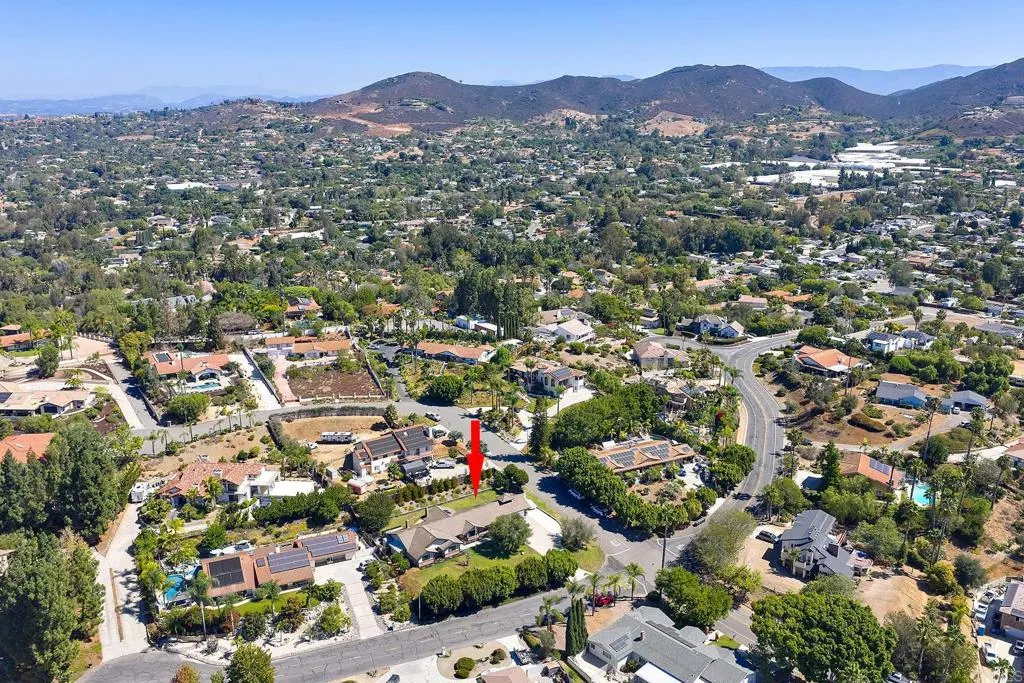 https://cdn.realtyfeed.com/cdn/127/307070111/ffba4a6ea5d5560cffefe8a82f802ca7.webp