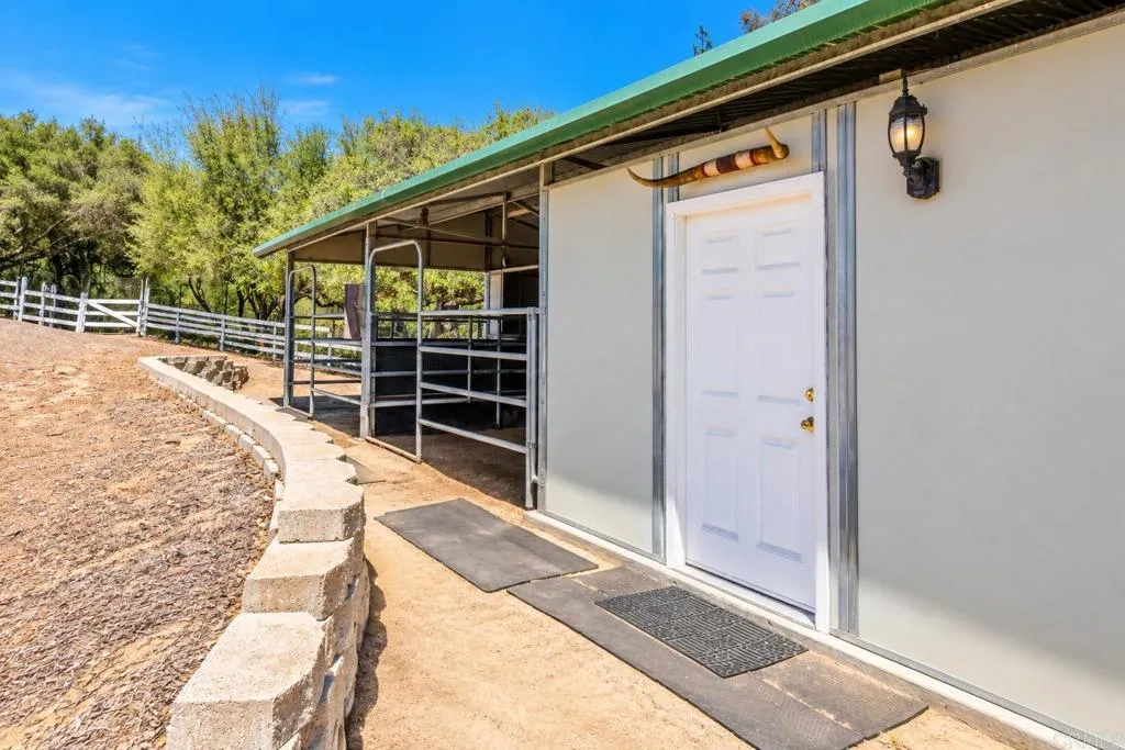 https://cdn.realtyfeed.com/cdn/127/307070121/90555ac8f6c2b3cc5258eb69cdaf4a94.webp