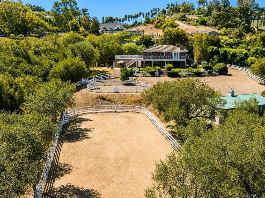 https://cdn.realtyfeed.com/cdn/127/307070121/b120b9cf541c07f053133470f32b8167.webp