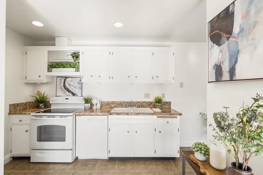https://cdn.realtyfeed.com/cdn/127/307070168/a18400646735450450d02548a8bcdfd4.webp