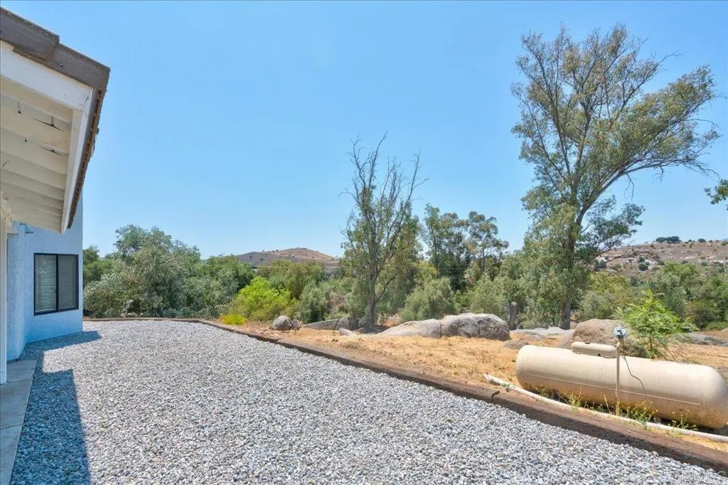 https://cdn.realtyfeed.com/cdn/127/307070308/0a4c0eaa28784a368972bda33b3281e0.webp