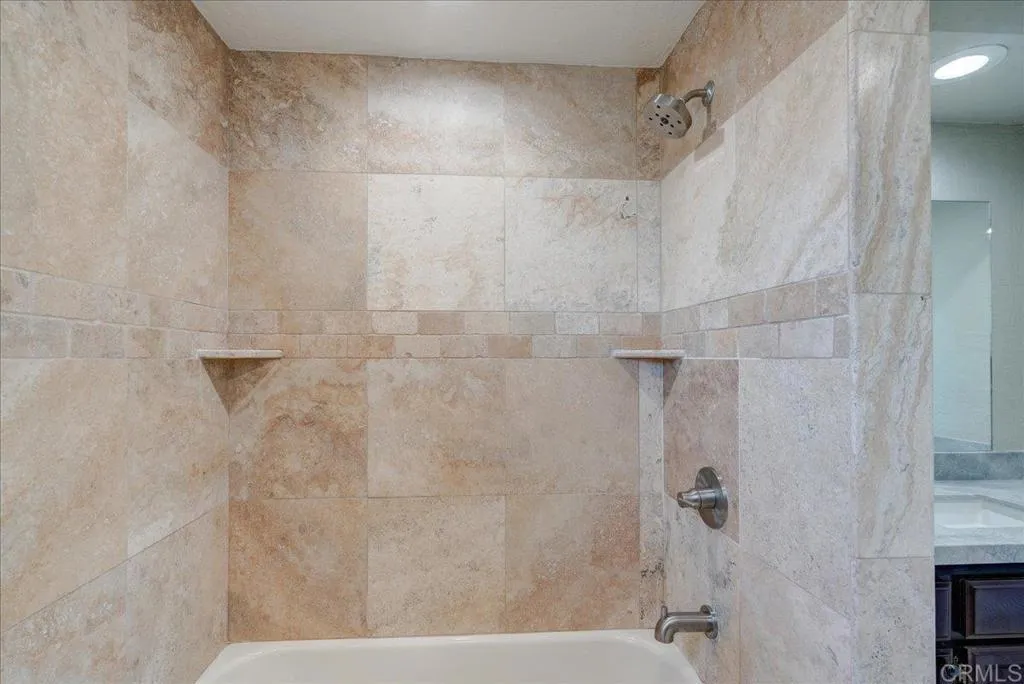 https://cdn.realtyfeed.com/cdn/127/307070308/299bc1cdb7ed4ddc9a9adacf3409fc28.webp