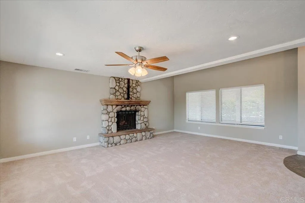 https://cdn.realtyfeed.com/cdn/127/307070308/4b6f219dc00ccb11f849684f7b652510.webp