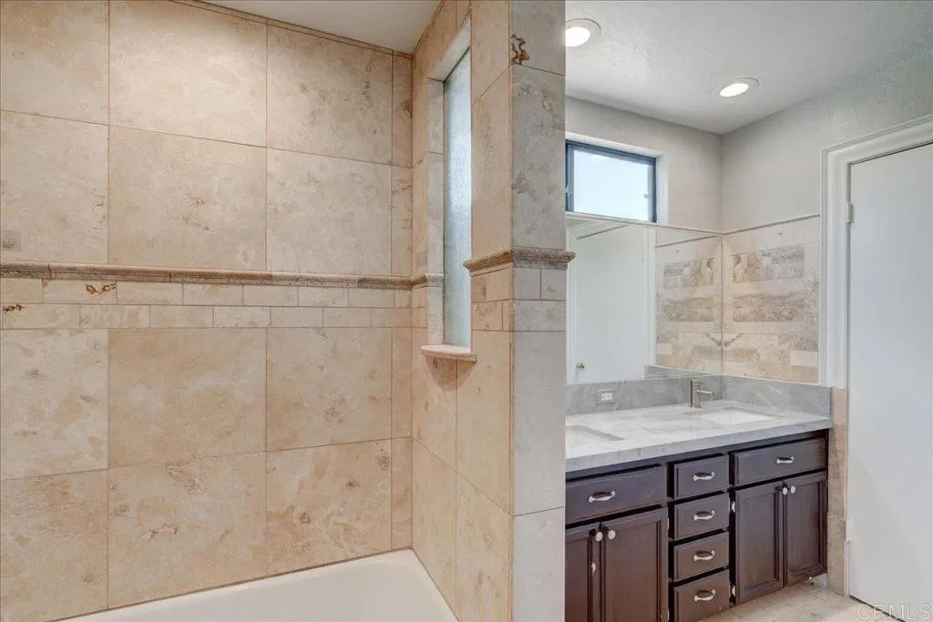 https://cdn.realtyfeed.com/cdn/127/307070308/8b38c257820fedbae72a53485e06b088.webp