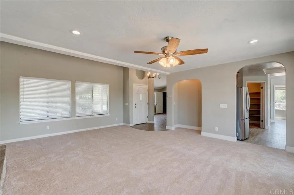https://cdn.realtyfeed.com/cdn/127/307070308/bfb877eef054d6040160f0e82f75151e.webp
