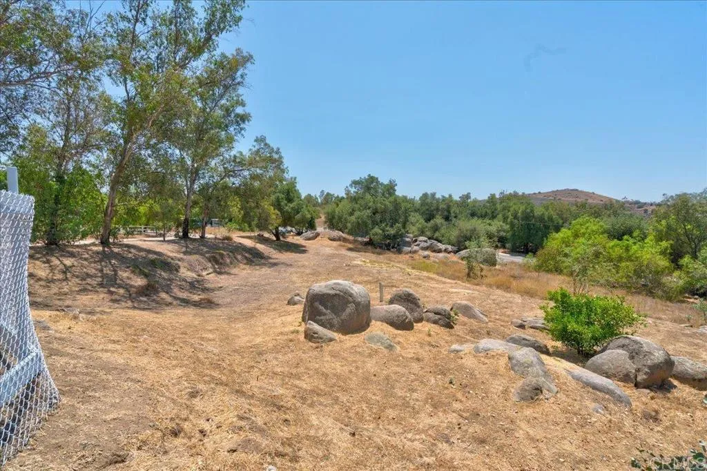 https://cdn.realtyfeed.com/cdn/127/307070308/c133de9dfc14137049e84e376e34bb59.webp