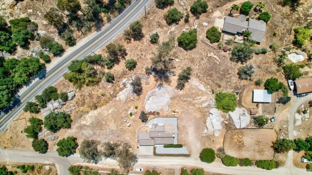 https://cdn.realtyfeed.com/cdn/127/307070308/dfdf9717fb4fc9e3a18d543f447c4212.webp