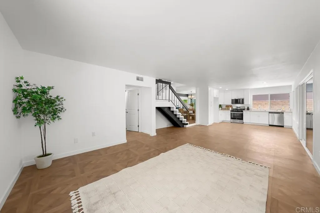 https://cdn.realtyfeed.com/cdn/127/307070349/3bae19b94ccb47bf574e6d14acfd622b.webp