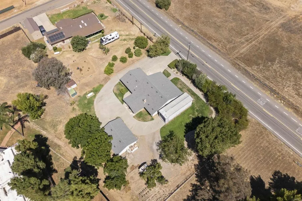 https://cdn.realtyfeed.com/cdn/127/307070391/0332ec255e17db296d097fbce3a3c7a4.webp