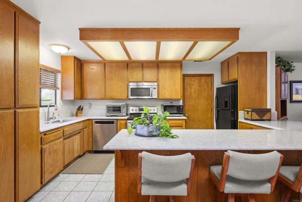 https://cdn.realtyfeed.com/cdn/127/307070391/043405d496a677010e356e2d756262fc.webp