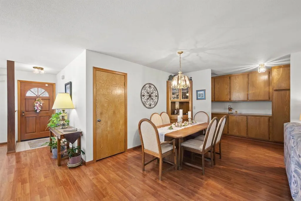https://cdn.realtyfeed.com/cdn/127/307070391/5b1e2962bd87e1b04439ab2122838a6f.webp
