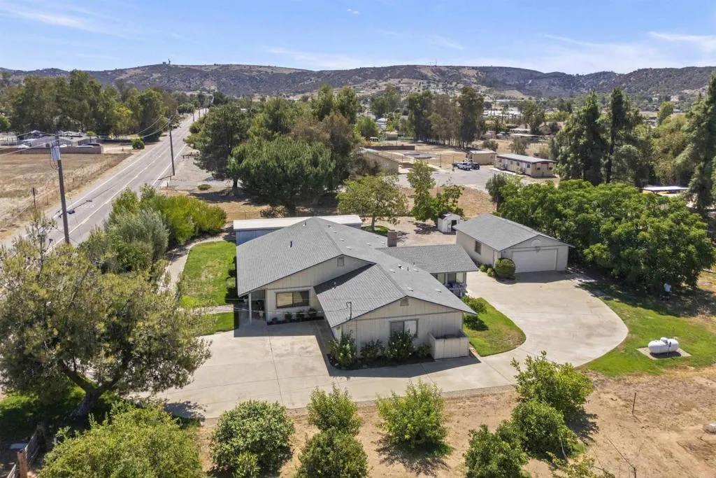 https://cdn.realtyfeed.com/cdn/127/307070391/6b382fbc388cda8ca6f84d3939c8d380.webp