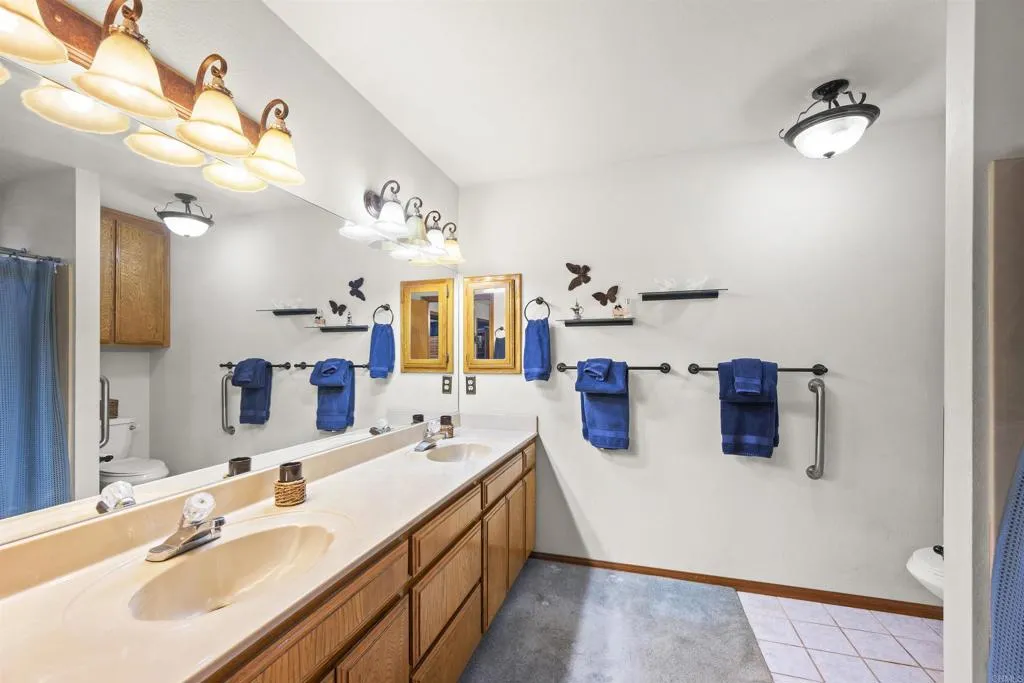 https://cdn.realtyfeed.com/cdn/127/307070391/7ec4624c86f7e77063deef9694c87b6a.webp