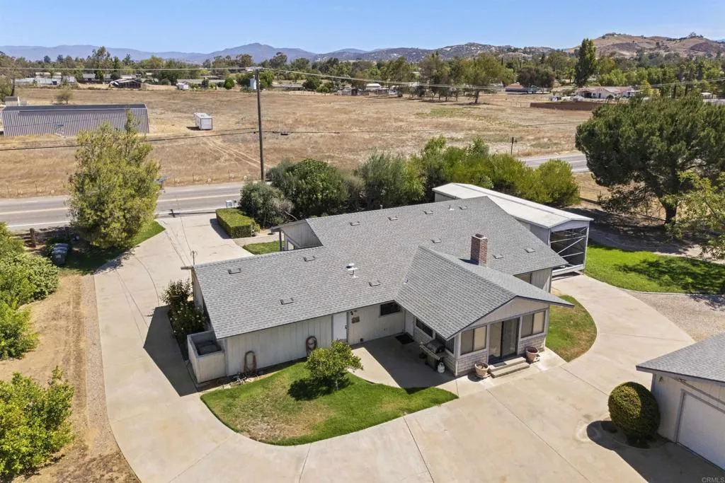 https://cdn.realtyfeed.com/cdn/127/307070391/8624c3f39736b791a2ec9cbebe2cfd33.webp