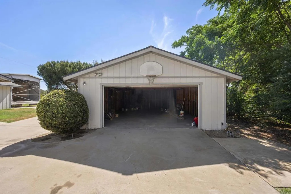 https://cdn.realtyfeed.com/cdn/127/307070391/ea59bb3ad32e256b05f4dc523a534031.webp