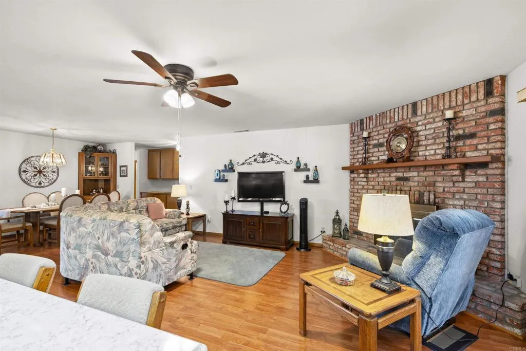 https://cdn.realtyfeed.com/cdn/127/307070391/f1dde562872c1b37a9aec2b6345d29ed.webp