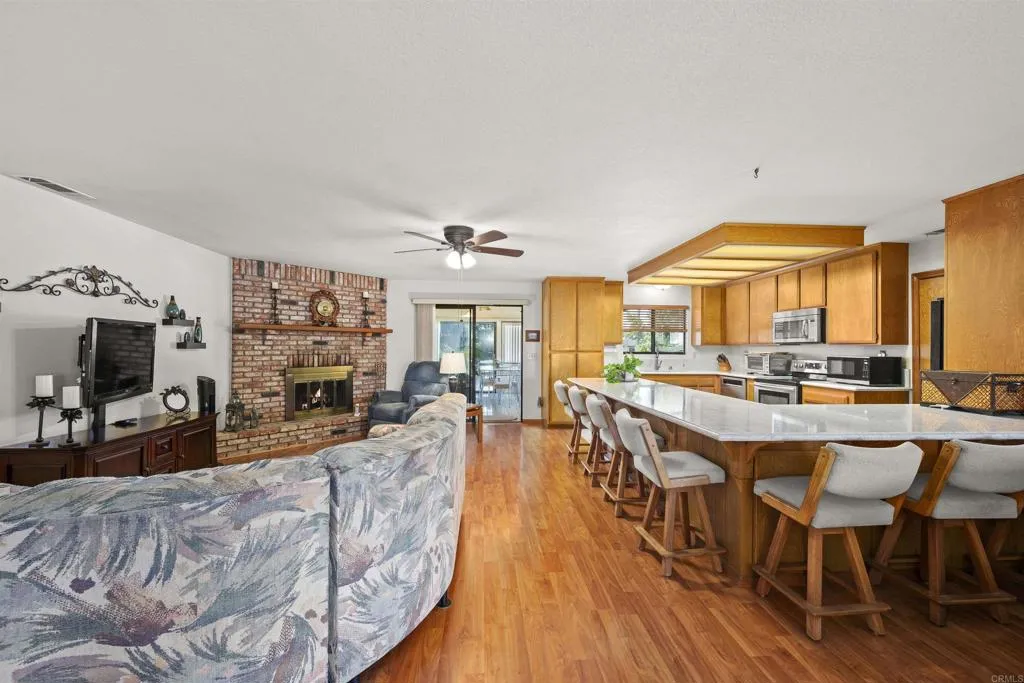 https://cdn.realtyfeed.com/cdn/127/307070391/f5ca4fa8ee985b51a3f538be67fd513b.webp