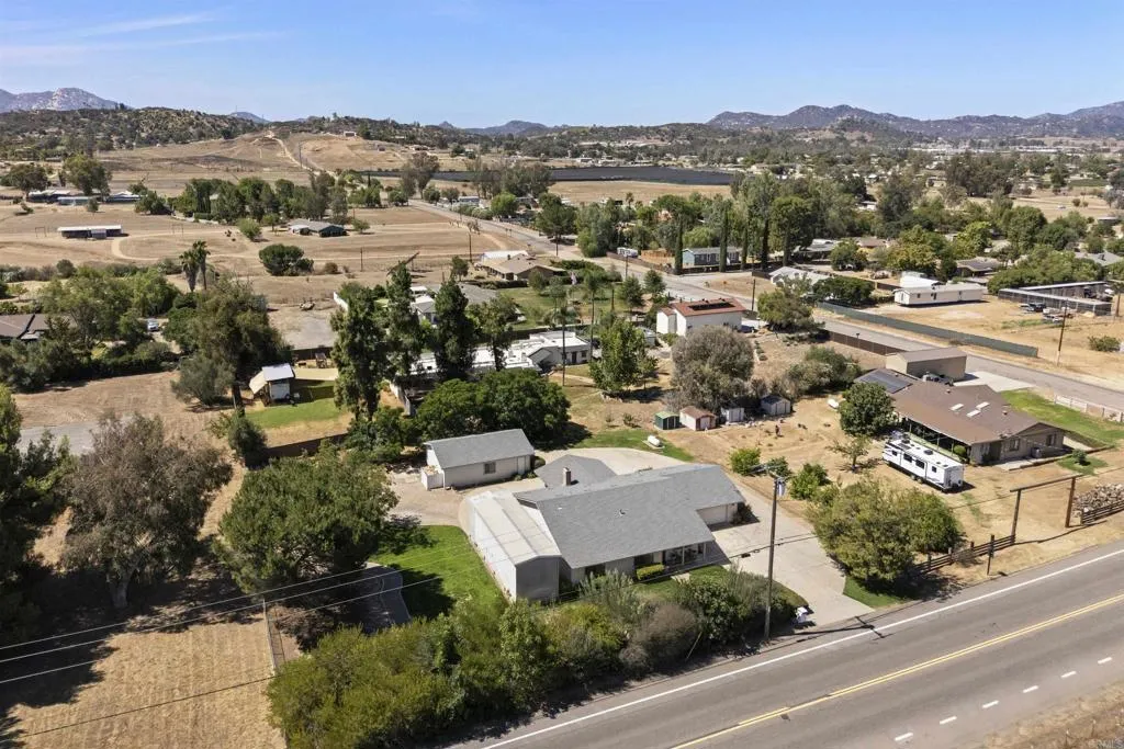 https://cdn.realtyfeed.com/cdn/127/307070391/fbd80cafdcf9c818e95cfdb82a2546d2.webp