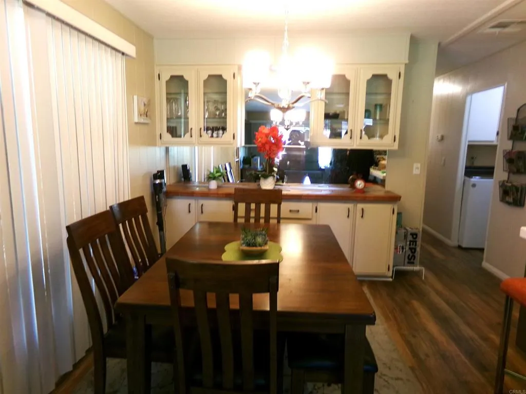 https://cdn.realtyfeed.com/cdn/127/307070406/91f5513c7cffdddf2487c8f9ea9850de.webp