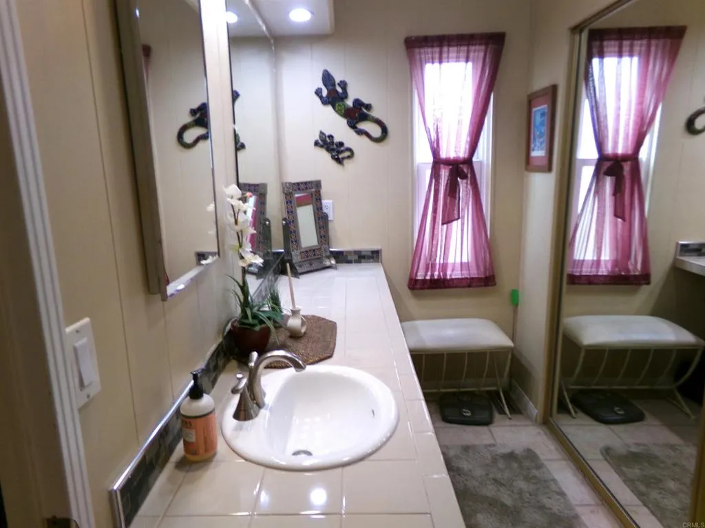https://cdn.realtyfeed.com/cdn/127/307070406/c2974bd7db2cef31d21a05ddb8c4995e.webp