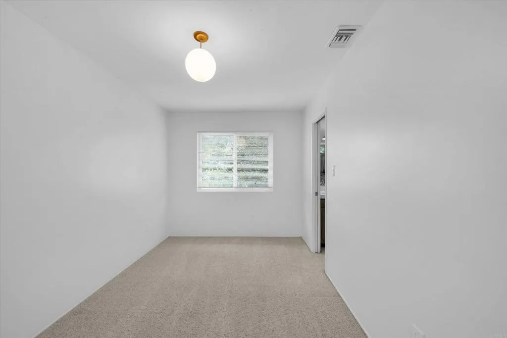 https://cdn.realtyfeed.com/cdn/127/307070567/e364d12cab790514e58909a191157eb6.webp
