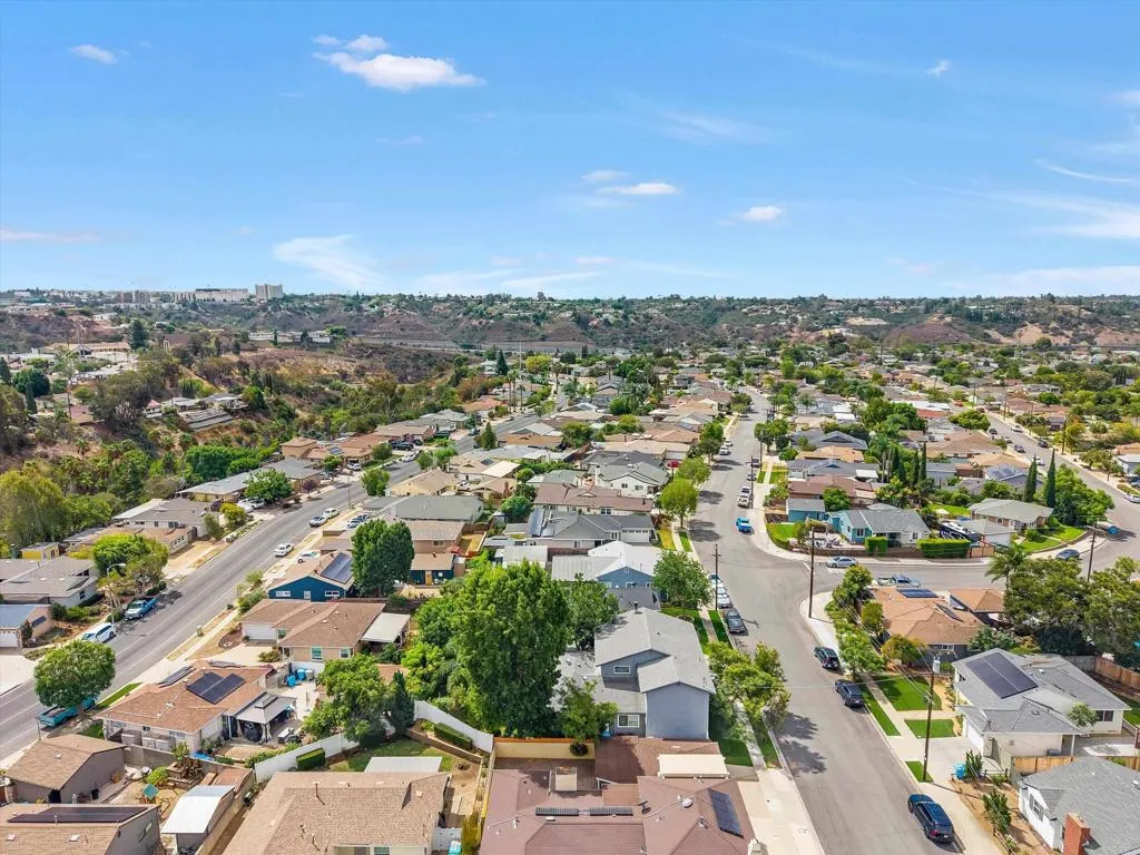 https://cdn.realtyfeed.com/cdn/127/307070567/ea5fe04d842a314edb0ebe22b262a3a1.webp
