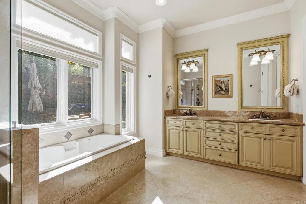 https://cdn.realtyfeed.com/cdn/127/307070654/0c49e13812efc2e8365ce875e7587837.webp