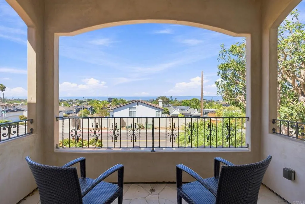 https://cdn.realtyfeed.com/cdn/127/307070654/2afe2d3ac9e7080bb6c64bbb51b00859.webp