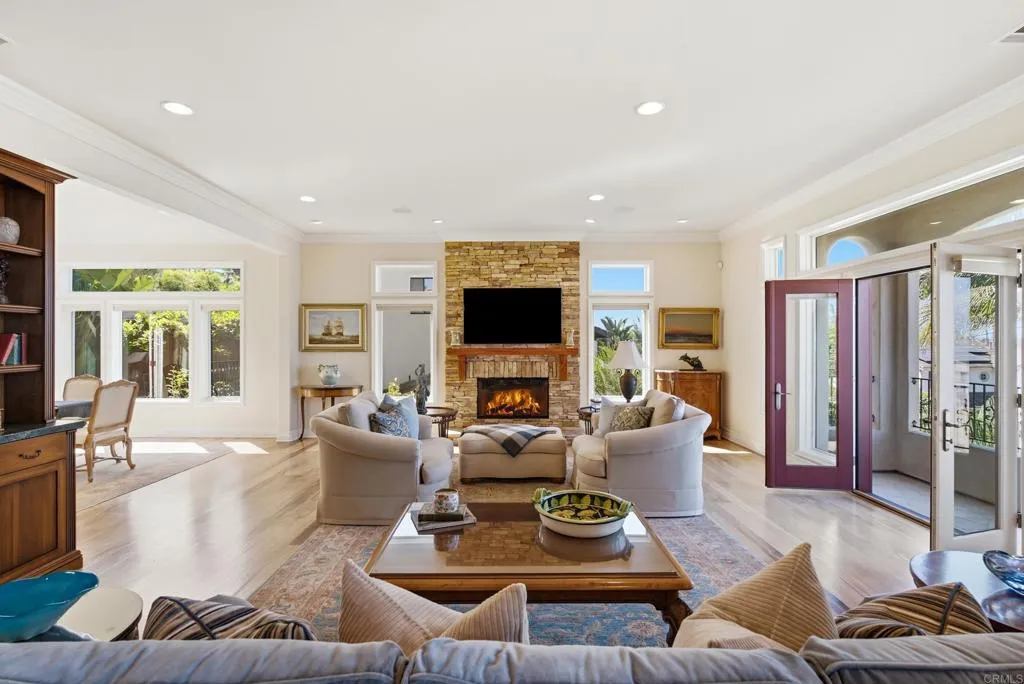 https://cdn.realtyfeed.com/cdn/127/307070654/ca804604952e66a9fd2b78994b8880e3.webp