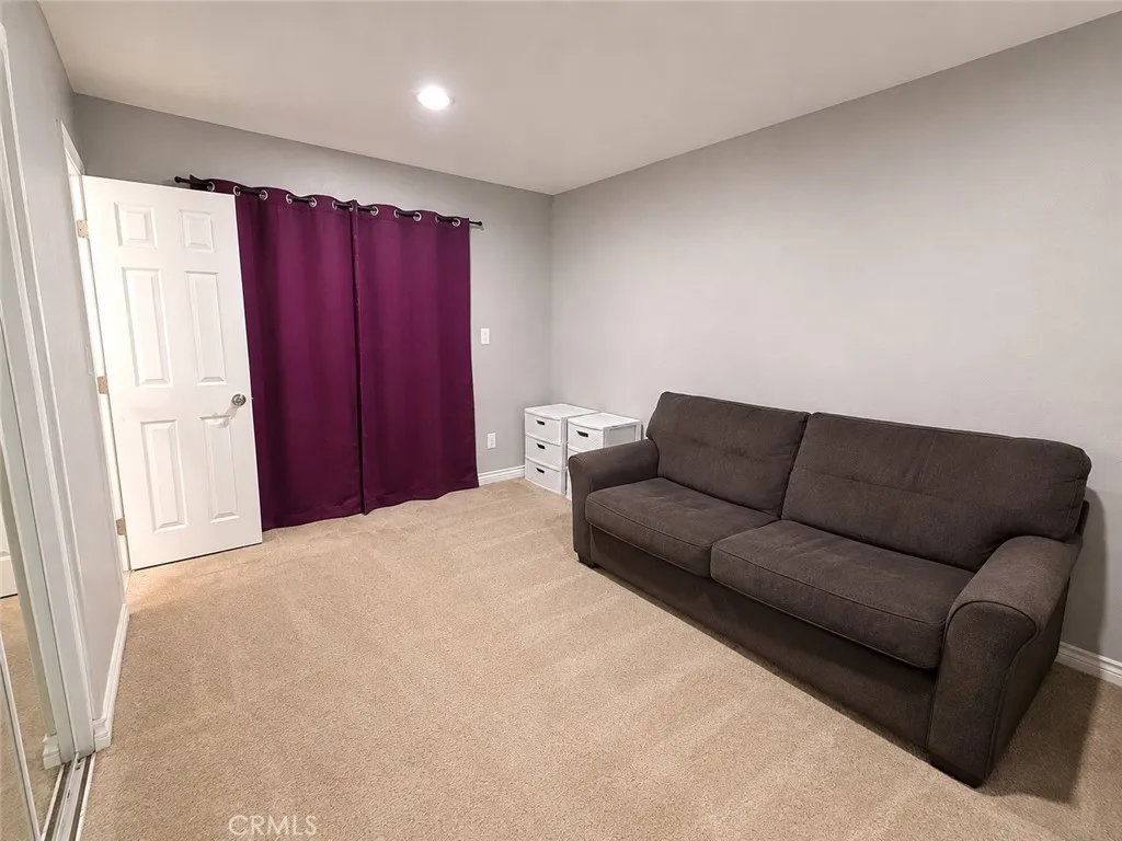 https://cdn.realtyfeed.com/cdn/127/307070672/abd82412ca6e3cd7a03ef41d0958d0d7.webp
