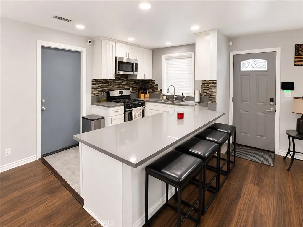 https://cdn.realtyfeed.com/cdn/127/307070672/c4b6f509ed5e0cea6ad452338e2cff75.webp