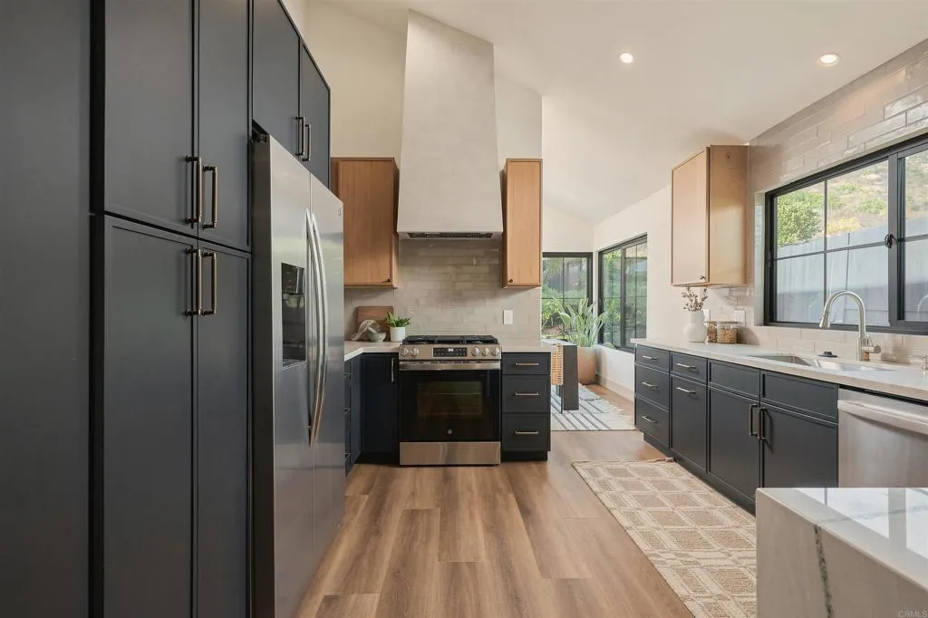https://cdn.realtyfeed.com/cdn/127/307070780/ebfa655a991cab0d6c6fe92fcfe6fc52.webp